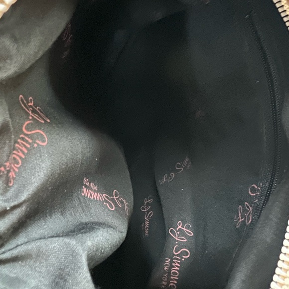 L.J. Simone Vintage Genuine Leather Crossbody Shoulder Bag with Bow Detail - Picture 9 of 10